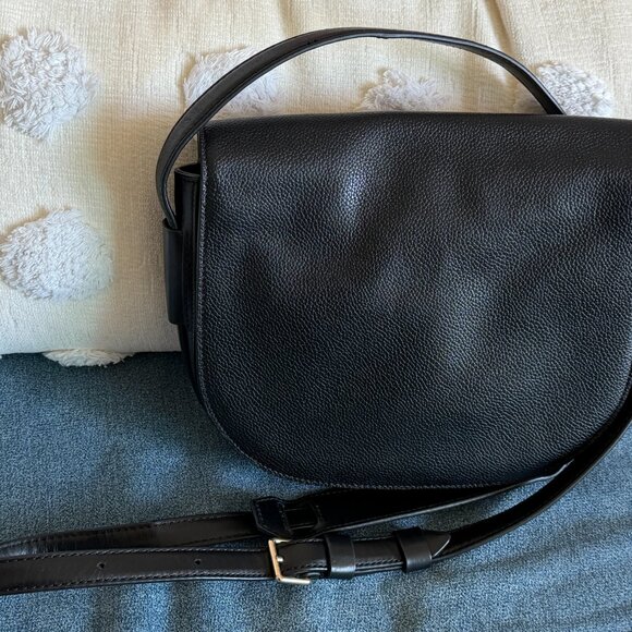 Tory Burch’s classic leather equestrian-inspired style black crossbody bag - Picture 2 of 11
